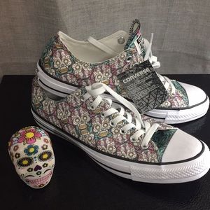 Converse sugar skull sneakers sz. 11